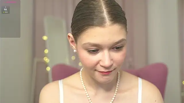 Snapshot of Kelly_Ember chatting on 10, 10, 2025 Kelly Ember online show from 10, 10, 2025