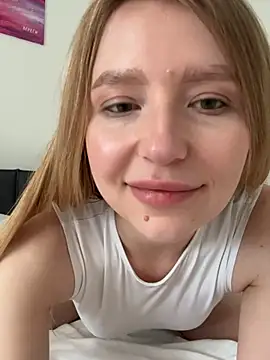 Snapshot of EvaBrooklyn chatting on 2, 3, 2025 EvaBrooklyn online show from 2, 3, 2025