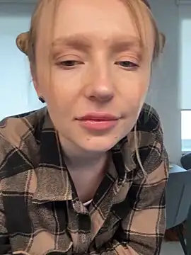 Snapshot of EvaBrooklyn chatting on 4, 3, 2025 EvaBrooklyn online show from 4, 3, 2025