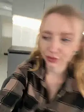 Snapshot of EvaBrooklyn chatting on 4, 3, 2025 EvaBrooklyn online show from 4, 3, 2025