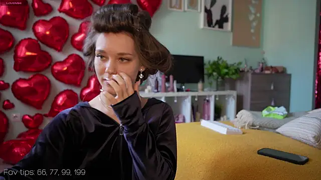 Snapshot of Moni_Carroll chatting on 2, 3, 2025 Moni Carroll online show from 2, 3, 2025