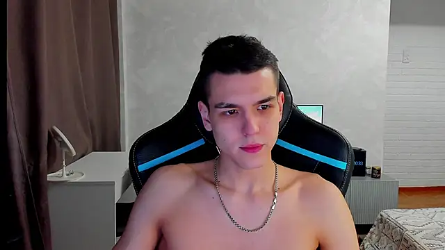 TravisRevas online show from 4, 3, 2025