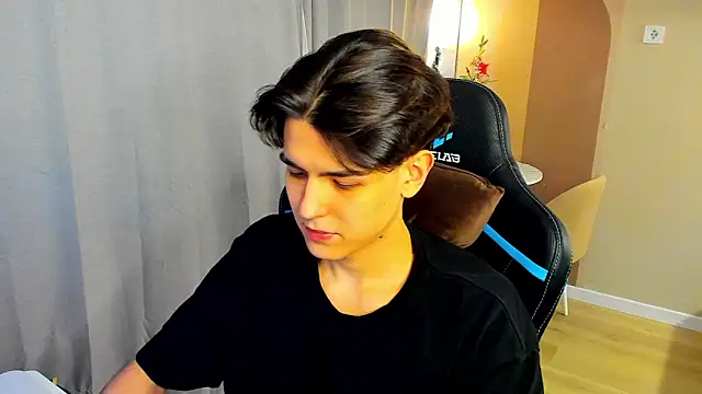 TravisRevas online show from 19, 12, 2025