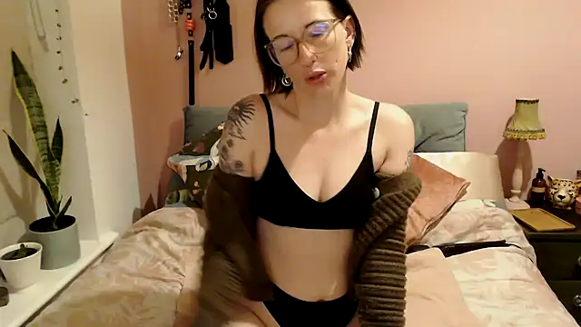 Snapshot of BlaireBarbi chatting on 3, 11, 2025 BlaireBarbi online show from 3, 11, 2025