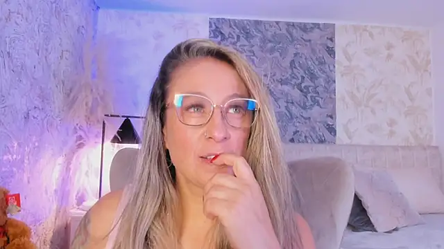 Snapshot of Liannaa_ chatting on 30, 10, 2025 Liannaa online show from 30, 10, 2025