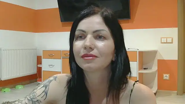 MystaLuuna online show from 4, 3, 2025