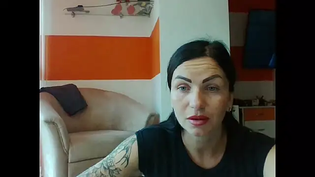 MystaLuuna online show from 5, 10, 2025