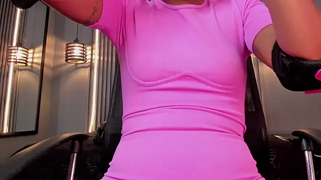 Snapshot of alahia_betancurx chatting on 13, 11, 2025 alahia betancurx online show from 13, 11, 2025