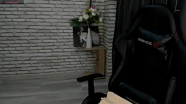 Snapshot of Selena_Sharp chatting on 14, 3, 2025 Selena Sharp online show from 14, 3, 2025