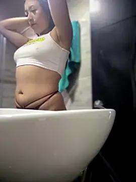 Snapshot of Mila_LS chatting on 21, 11, 2025 Mila LS online show from 21, 11, 2025