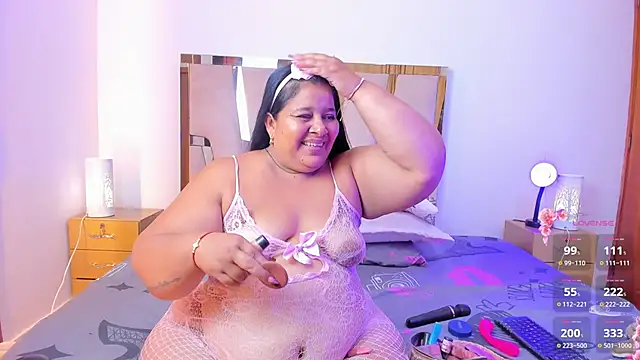 LunaaSweett online show from 20, 12, 2025