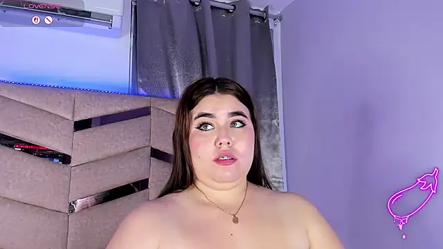 Snapshot of MadissonLee__ chatting on 6, 2, 2026 MadissonLee online show from 6, 2, 2026