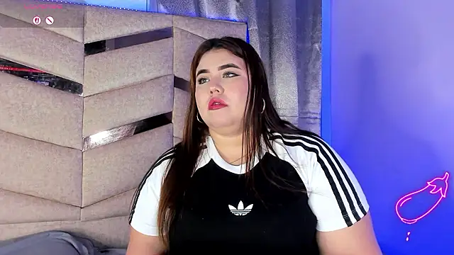 Snapshot of MadissonLee__ chatting on 6, 3, 2026 MadissonLee online show from 6, 3, 2026