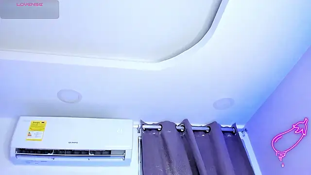 Snapshot of MadissonLee__ chatting on 7, 3, 2026 MadissonLee online show from 7, 3, 2026