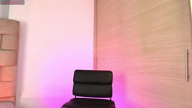 valeria monsalve online show from 3, 11, 2025