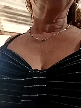 Snapshot of Sexy-Woman-Mature chatting on 12, 10, 2025 Sexy-Woman-Mature online show from 12, 10, 2025