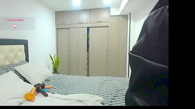 CarolinneFiotti online show from 1, 10, 2025