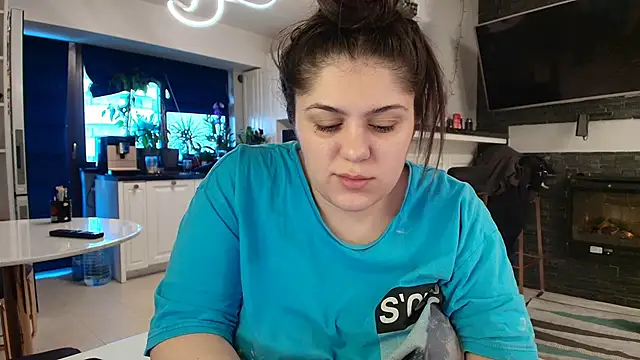 Layla- online show from 20, 1, 2025