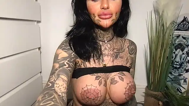 Peaches and the Cream online show from 6, 3, 2026