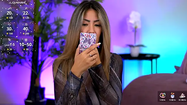 Snapshot of SophiaPotts chatting on 10, 10, 2025 SophiaPotts online show from 10, 10, 2025