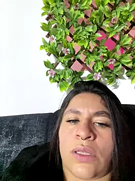 sofia 23x online show from 10, 10, 2025