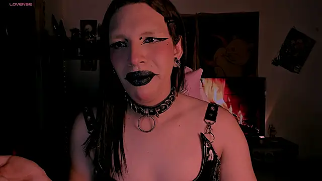 Snapshot of Loona_s chatting on 5, 3, 2025 Loona s online show from 5, 3, 2025