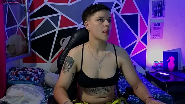 demimoore222 online show from 6, 1, 2026