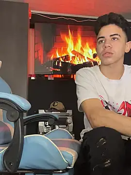 Snapshot of Miguel_bigcock chatting on 17, 3, 2025 Miguel bigcock online show from 17, 3, 2025