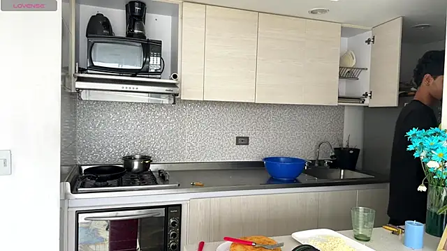 Snapshot of Miguel_bigcock chatting on 16, 12, 2025 Miguel bigcock online show from 16, 12, 2025