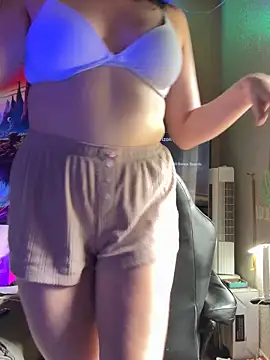 Snapshot of roxxie369 chatting on 25, 9, 2025 roxxie369 online show from 25, 9, 2025