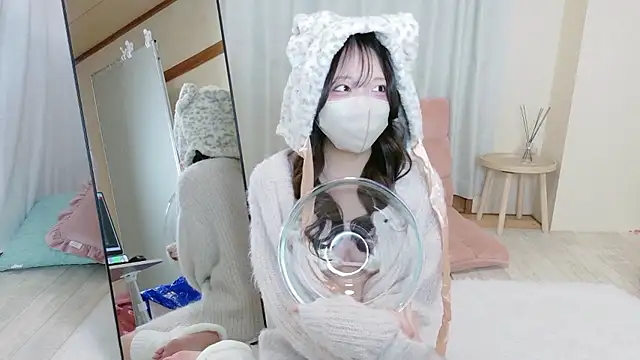 Snapshot of mami-pokoch chatting on 23, 10, 2025 mami-pokoch online show from 23, 10, 2025