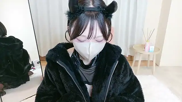 mami-pokoch online show from 5, 12, 2025