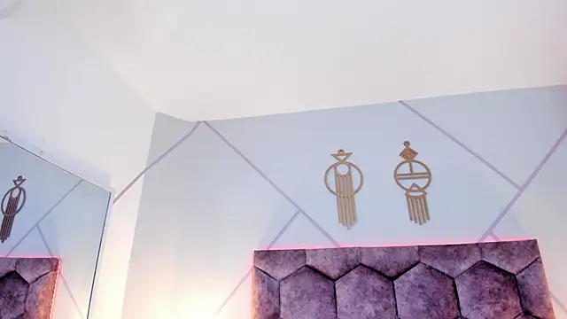 aurora collinss  online show from 18, 2, 2026