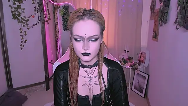 NicoleFlloret online show from 4, 3, 2025
