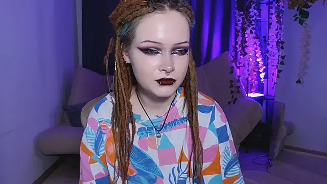 NicoleFlloret online show from 5, 3, 2025