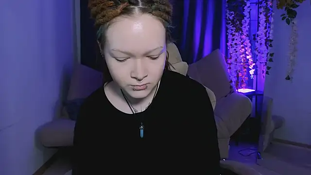 NicoleFlloret online show from 6, 3, 2025