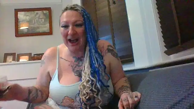 livieblainn online show from 4, 3, 2025