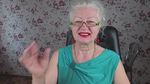 Maya Mayflower online show from 26, 9, 2025