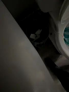 Snapshot of groovenox chatting on 12, 10, 2025 groovenox online show from 12, 10, 2025