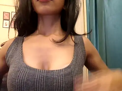 Queen Ayeshaa online show from 18, 11, 2025