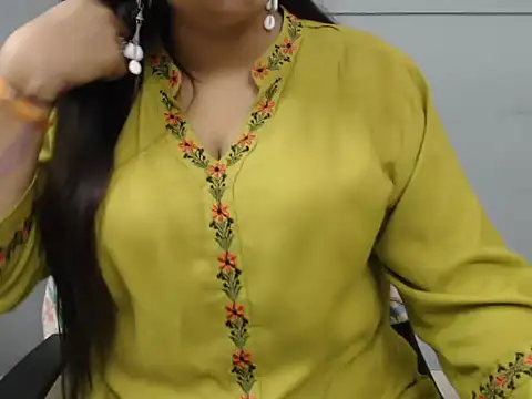 Snapshot of Surjeet_Kaur chatting on 5, 11, 2025 Surjeet Kaur online show from 5, 11, 2025