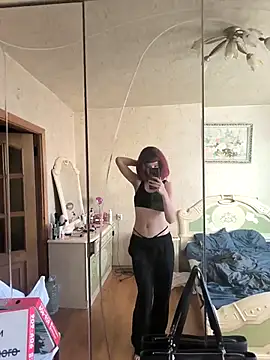  Amber Doll  online show from 10, 9, 2025