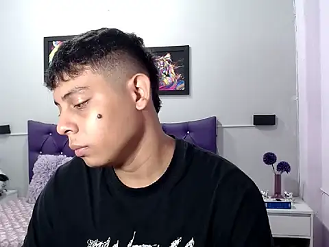 Snapshot of Alejandroo_22 chatting on 24, 10, 2025 Alejandroo 22 online show from 24, 10, 2025