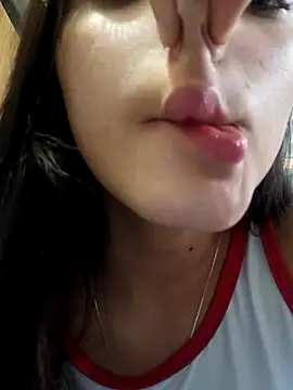 Snapshot of Valen_Person chatting on 4, 11, 2025 Valen Person online show from 4, 11, 2025