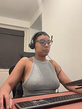 Melia Rayne online show from 2, 2, 2026