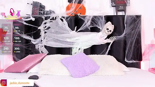 JackieDumont1 online show from 28, 10, 2025