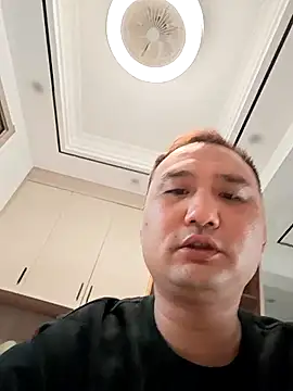 Snapshot of ll521521a chatting on 5, 4, 2026 ll521521a online show from 5, 4, 2026