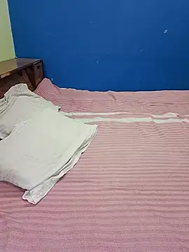 Cute-Zarina online show from 15, 10, 2025