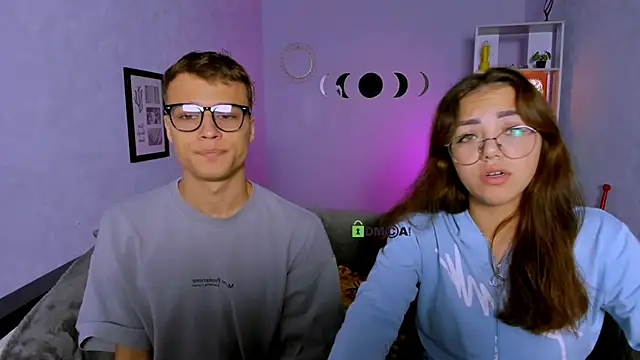 Snapshot of kiki_swan chatting on 8, 10, 2025 kiki swan online show from 8, 10, 2025