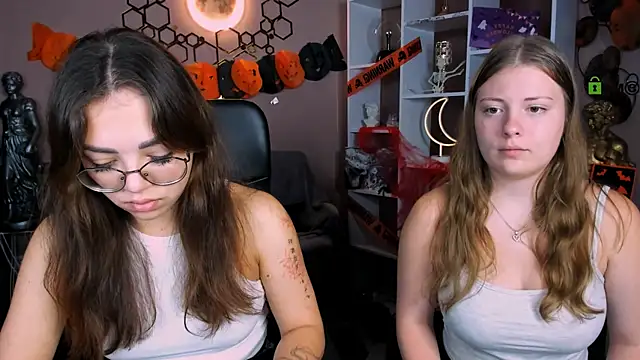 Snapshot of kiki_swan chatting on 23, 10, 2025 kiki swan online show from 23, 10, 2025